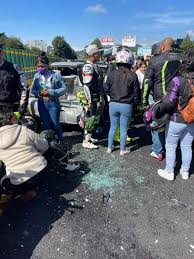 Aquí el video de un tramos del múltiple accidente con 6 muertos y 13 motos involucradas. Wpfytpa99gwfim