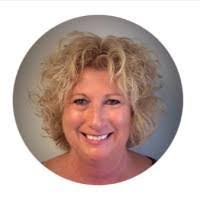 Cindy Kruger's Instagram, Twitter & Facebook