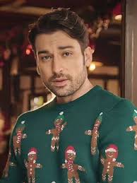 My idol super handsome and charming Alp Navruz 🤍 Merry Christmas everyone  🎁🎁🎁🎁