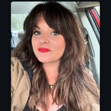 Donna Plough's Instagram, Twitter & Facebook