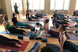 the best yoga studios in philadelphia