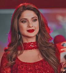 Pin By Areeba Alia On Bepaanha حب الصدفة Jennifer Winget Red Dress Makeup Cute Celebrities