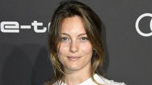 Kurz vor der kinopremiere seines neuen films „hochzeit zeigt sich til schweiger mit einer neuen frau an seiner seite. Die Unerklarliche Wahrheit Von Sean Penn S Neuer Frau Leila George News24viral