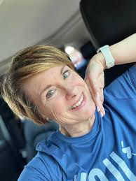 🌟 Are you craving a delicious and guilt-free lunch that fuels your body?  🍔✨ Join me as I whip up my favorite burger in a bowl