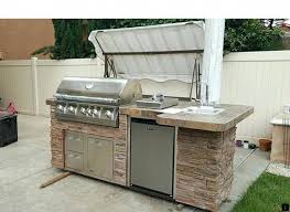 outdoor kitchen