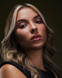 Marcos Kelly Estilista added a...