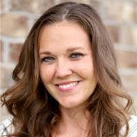 Elizabeth Youngman's Instagram, Twitter & Facebook