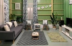 Siapa bilang dinding rumah selalu butuh cat untuk tampil cantik? Tampak Biasa Dari Luar Bagian Dalam Rumah Kayu Ini Didesain Apik Ala Tropis Yang Menawan Diadona Id