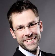 Prof. Dr.-Ing. habil. Alexander Kölpin Technische Universität Hamburg  Hochfrequenztechnik Denickestraße 22 21073 Hamburg +49