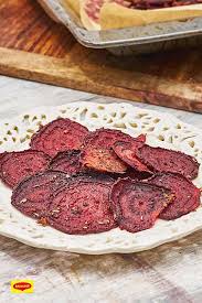 Ein Gesundere Alternative Zu Kartoffelchips Unsere Rote Bete Chips Mit Rosmarin Optisch Ein Hingucker Und Mit Unser Rote Bete Rote Beete Chips Gesunde Snacks