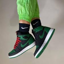 Nike Air Jordan 1 Retro High Og Pine Green 2 0 555088 030 In 2020 Air Jordans Nike Air Jordan Shoes Jordan 1 Retro High