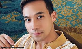 Ken ready nang magpakita ng puwet