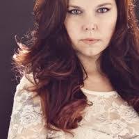 Amanda Recker's Instagram, Twitter & Facebook