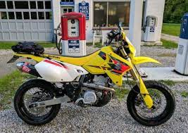 Suzuki-drz400sm-yellow-fall-2019-4 Suzuki Supermoto Motard Bikes