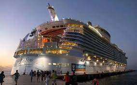 Harmony este al doilea vas marca royal caribbean care oferă facilitatea toboganelor cu apă. Cum AratÄƒ Cel Mai Mare Vas De CroazierÄƒ Din Lume Video