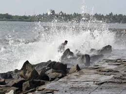 Though not so chilly but the season is quite favorable and cool. Kerala Weather Kerala Coasts May Witness Rough Seas With High Waves Till Tuesday Midnight Thiruvananthapuram News Times Of India