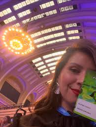 Alguns registros da TS summit da @ticketsportshub 💙 É sempre um prazer  participar e ter a oportunidade de ouvir tantos profissionais incríveis do  mercado. Essa foto minha com a Karina foi espontânea,