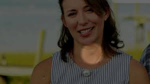 How they feel like a squishy ball of tissue that moves easily. Woman Who Appeared On Hgtv Finds Out She Has Cancer After A Doctor Watching Spots A Lump On Her Throat Abc7 Chicago