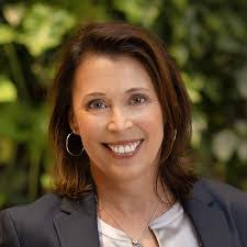 Lisa Newby's Instagram, Twitter & Facebook