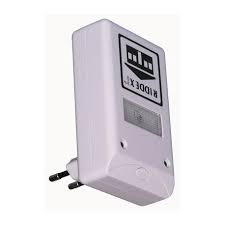 Plug and play is the current way of life, so naturally, there would be a pest control option in this realm. 220v Ultrasonic Insect Utility Hot Ultrasonic Riddex Plus Electronic Pest Control Repeller Spiders Rats Mice Electronic Insect R Eclats Antivols