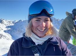 Hello! I am a 21 year old EU passport holder looking for work for the 21/22  season. I have 6 years of full time hospitality experience. My CV/email is  available upon request.