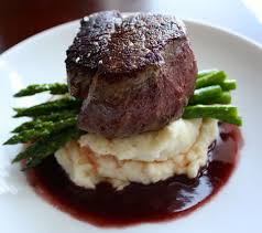 Have Her Over For Dinner Pan Seared Filet Of Beef With Red Wine Pan Sauce Roasted Asparagus Garlic Mash Food Recipes Beef Filet