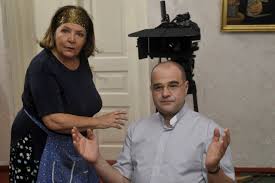 W miodowych latach wcielił się w postać motorniczego tramwaju linii 18, który mieszka z żoną (katarzyna żak, prawdziwa żona pana cezarego) w kamienicy na warszawskiej woli. Pamietacie Ksiedza I Wojta Z Rancza Cezary Zak Jest Dzis Nie Do Poznania Aktor Przeszedl Metamorfoze