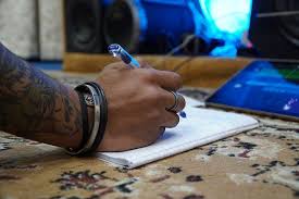Writing lyrics for songs usually follows the same pattern: How To Write A Rap Song Jord Music
