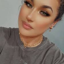 Laura Jasso's Instagram, Twitter & Facebook