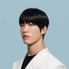 생일 너무 축하해요!!! 사랑이 무서운게 모든 사랑이 다 올 때마다 특별해서 그렇다고, 이렇게 내가 또 누굴 만날 수 있나? 싶은데  결국 다음 사랑을 만나면 또 그렇게 이 사랑은 특별할거라고 생각 한다고 하네요.