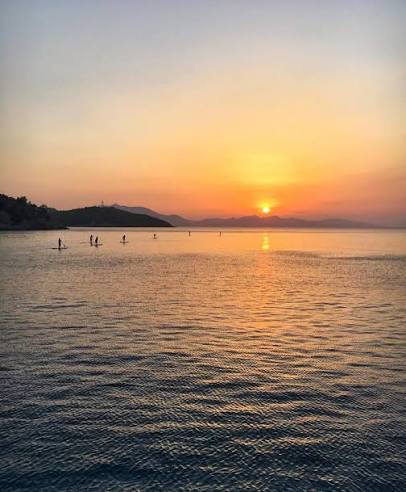 Akvaryum Koyu 📍 (Datça) •Zahmetli ancak muhteşem bir yere çıkıyor… Akvaryum  koyuna gitmek için Kargı koyuna araçla gelip patika yoldan yaklaşık yarım  saatlik bir yürüyüşle ulaşılabiliyor… •Zorlu zahmetli bir yol. Ancak cennete