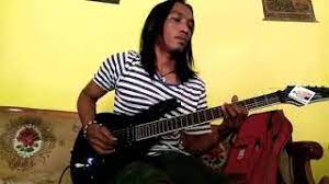 Mengapa ini semua harus berlaku apakah ini semua kerna diri ku sedangkan aku penawarnya dalam percintaan tak sanggup aku melepaskanmu. Cover Cinta Segitiga Versi Cak Denan New Pallapa Chords Chordify
