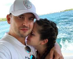 Роман егора крида и нюши начался в 2014 году. Egor Krid Poprobuyu Ugovorit Nyushu Na Poceluj Starhit Ru