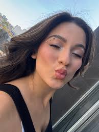 Valeria Villalobos added a new photo.