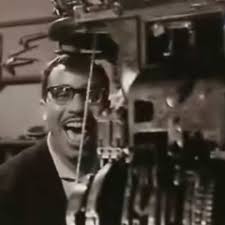 في ذكرى وفاة الكوميديان الضيف أحمد تقدروا دلوقتي تسمعوا اسكتش #شفت_الحليوة على سبوتيفاي وكل تطبيقات الاستماع وبص. Ø§Ø±ÙƒØ¨ Ù…Ø±Ø§Ø¬ÙŠØ­ Ùˆ Ø§Ù†Ø· Ø­Ø¨Ø§Ù„ Ø§Ù„Ø¶ÙŠÙ Ø§Ø­Ù…Ø¯ By Ahmâ„¯d â„‹ussâ„¯in