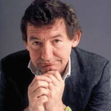 On s'enfarge dans les fleurs du tapis depuis trop longtemps», la journée  nécessaire de Monsieur Pierre : aspects de l'humour Desprogien à Normale  Sup.