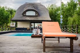 Spre sud către caraorman, lacul puiu şi lacul rosu, iar la nord, pe malul dintre braţele. Pensiunea Aqua Villa Cazare In Delta Dunarii Cu Piscina Rezerva Acum