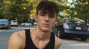 We dedicate this bryce hall wallpaper 2020 application to all fans around the world. Tiktok S Bryce Hall Addresses Addison Rae Baby Rumors