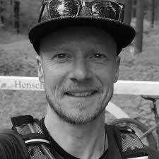 Anders dan otto gaat zij voor de onderduik regelmatig naar de synagoge. Menno Arts On Twitter Grote Brand Zwijndrecht Luchtalarm Gaat Af Nrc Nl Http Bit Ly Fsfhvs