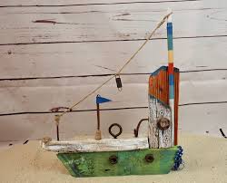 Freue Mich Euch Diesen Artikel Aus Meinem Shop Bei Etsy Vorzustellen Treibholz Boot Treibholzboot Schiff Kutter Kunst Aus Treibholz Treibholz Boot Basteln