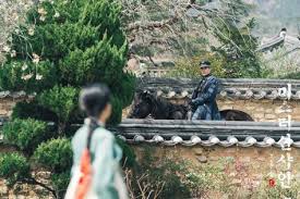 한옥hanok에 있는 명화 정님의 핀 한국 드라마 한국 드라마