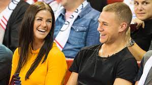 So erobert… 900 x 506 · jpeg. Fc Bayern Star Joshua Kimmich Freundin Lina Meyer Zeigen Susse Bilder Ihrer Kinder