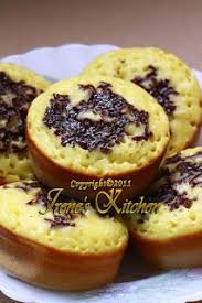 Cara membuat bolu kukus mekar memang sangat mudah, bahannya pun mudah untuk didapatkan. 300 Malaysian Dessert Ideas Malaysian Dessert Asian Desserts Malaysian Food