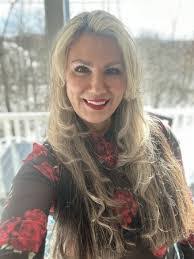 Wendy Dillon's Instagram, Twitter & Facebook