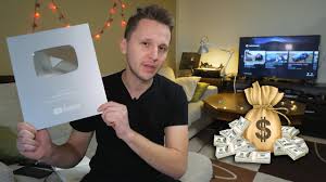 Cati bani castigi cu 26 mii de subscriberi Video Cati Bani Poti Castiga Din Youtube Un Celebru Vlogger Roman Cu Peste 100 000 De Fani A Dezvaluit Cat Primeste De Pe Urma Celor Care Il Urmaresc Mobile