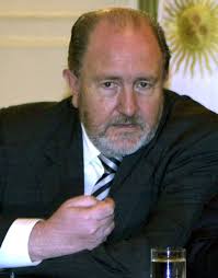 Verna también hará el acto en el Estudiantes