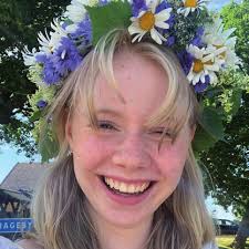 Frida Holmgren: Ljuset som återvänder Alexandra Borg är ny café och  köksansvarig Ellen Lundin är ny i Equmenias styrelse J