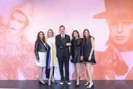 David Bowie Exhibit Bows in Chicago