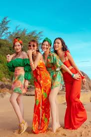 Đóng chính trong 'gái già lắm chiêu 3', ninh dương lan ngọc được thiết kế riêng 100 mẫu trang phục và được may chính thức 80 bộ đồ để quay phim. Dan Gai Gia Láº¯m Chieu Än Hoai Khong Chan Mon Huáº¿ Ngoi Sao