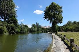 It boasts some of the most interesting attractions around town including bois de vincennes public park. Carte Confinement A Paris Les Bois De Vincennes Et De Boulogne En Partie Interdits Actu Paris